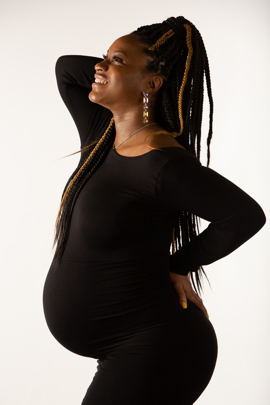 newborn love stories: expecting, Charlotte, NC, Fort Mill, SC, Tega Cay, SC, maternity portrait