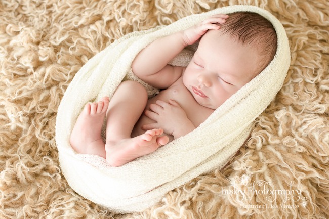Oliver 9 days old newborn sessions indoor baby portrait photo